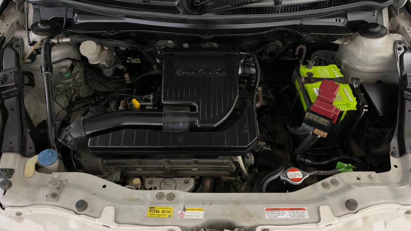2014 Maruti Swift VXI, Petrol, Manual, 45,577 km, Engine View