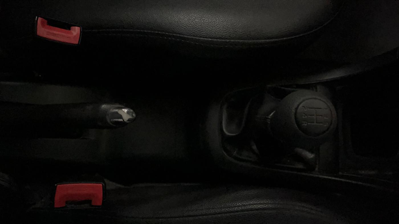 2014 Maruti Swift VXI, Petrol, Manual, 45,577 km, Gear Lever