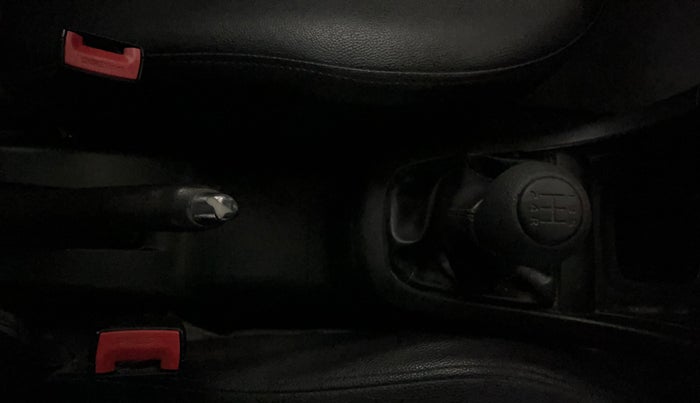 2014 Maruti Swift VXI, Petrol, Manual, 45,577 km, Gear Lever