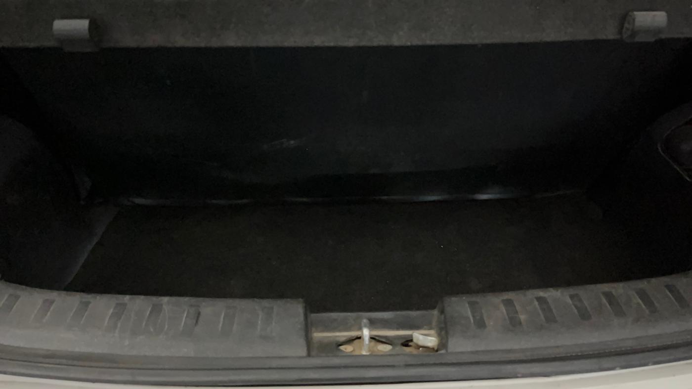 2014 Maruti Swift VXI, Petrol, Manual, 45,577 km, Boot Inside