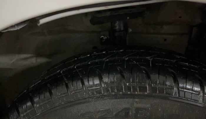 2014 Maruti Swift VXI, Petrol, Manual, 45,577 km, Right Front Tyre Tread