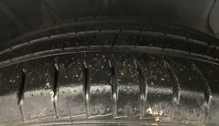 2019 Hyundai NEW SANTRO MAGNA, Petrol, Manual, 14,351 km, Right Front Tyre Tread