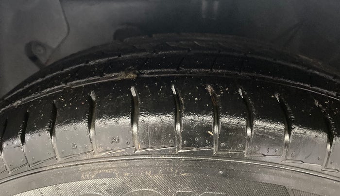 2019 Hyundai NEW SANTRO MAGNA, Petrol, Manual, 14,351 km, Left Front Tyre Tread