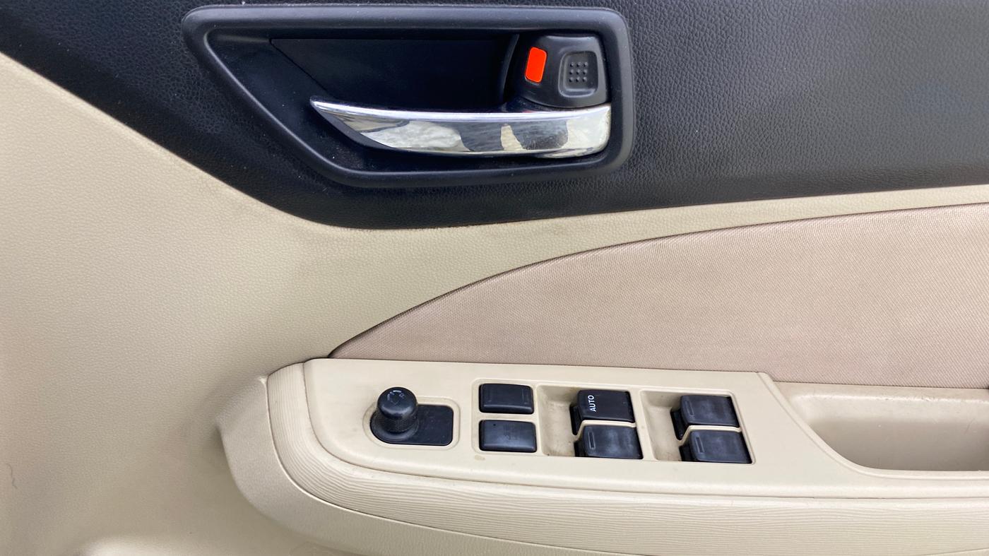 2018 Maruti Dzire VXI AMT, Petrol, Automatic, 76,599 km, Driver Side Door Panels Control