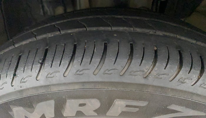 2021 Renault TRIBER RXZ AMT, Petrol, Automatic, 34,539 km, Left Front Tyre Tread