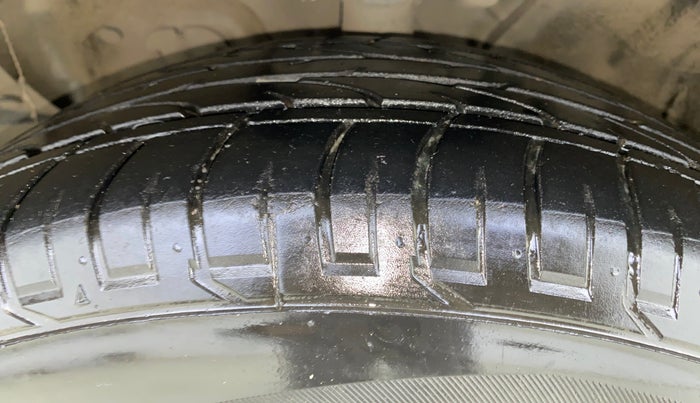 2022 KIA SELTOS GTX PLUS 1.5 DIESEL AT, Diesel, Automatic, 98,102 km, Left Front Tyre Tread