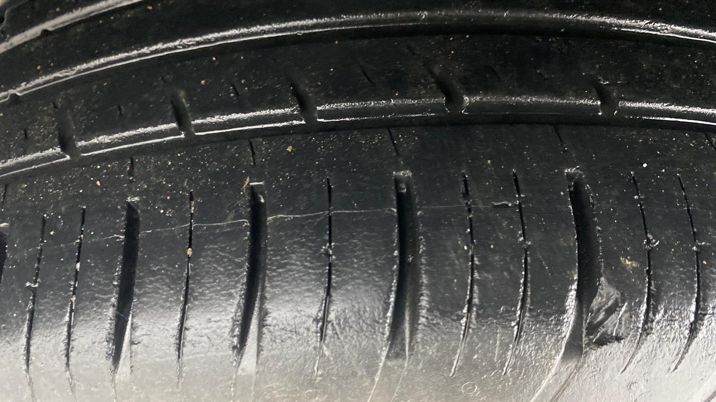 2021 Renault Duster RXZ 1.5 PETROL MT, Petrol, Manual, 37,454 km, Right Rear Tyre Tread