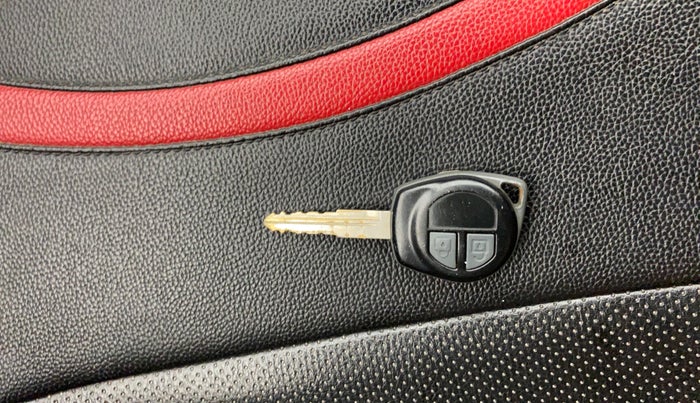 2014 Maruti Swift VXI, Petrol, Manual, 60,230 km, Key Close Up