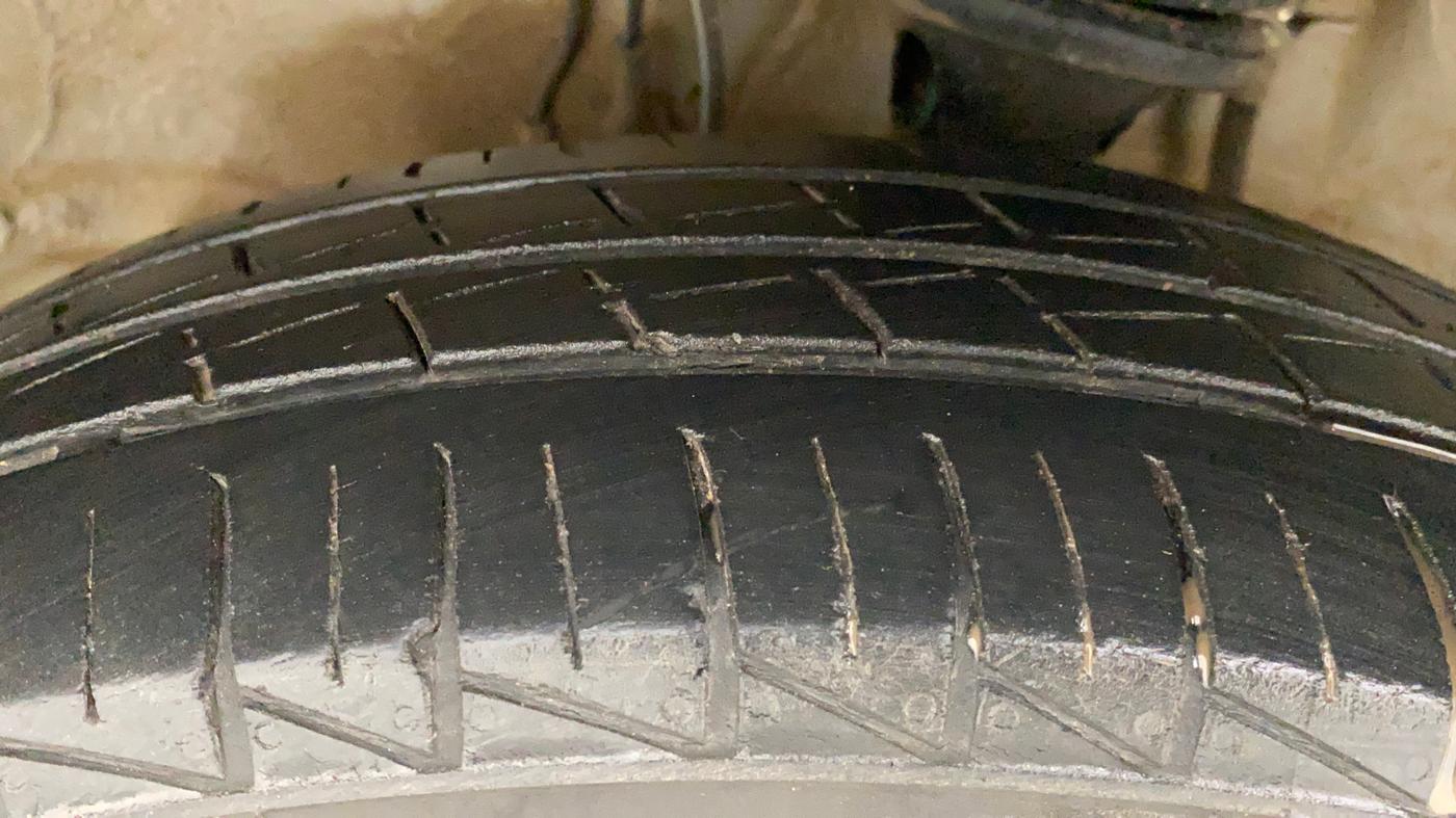 2020 Maruti Alto VXI, Petrol, Manual, 16,998 km, Left Front Tyre Tread