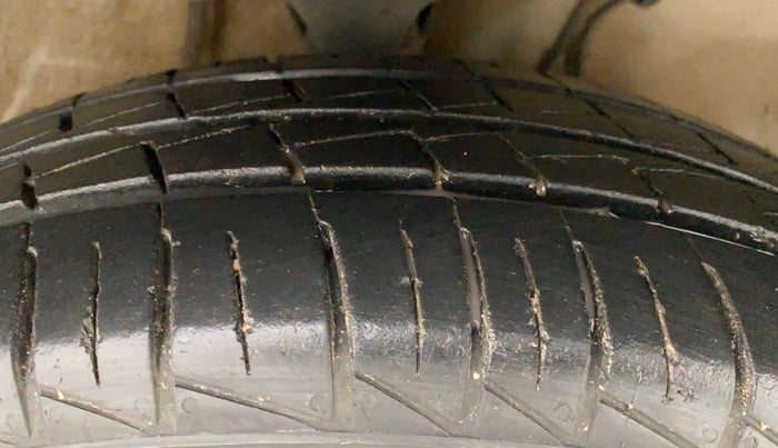 2020 Maruti Alto VXI, Petrol, Manual, 16,998 km, Right Front Tyre Tread