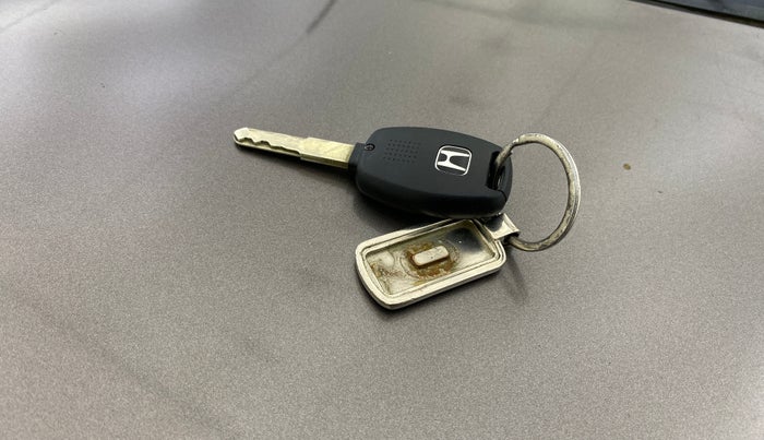 2013 Honda Amaze 1.2L I-VTEC S AT, Petrol, Automatic, 22,945 km, Key Close Up