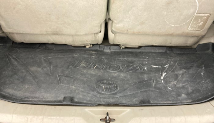 2011 Toyota Innova 2.5 G4 7 STR, Diesel, Manual, 86,818 km, Boot Inside