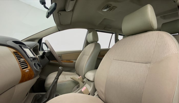 2011 Toyota Innova 2.5 G4 7 STR, Diesel, Manual, 86,818 km, Right Side Front Door Cabin