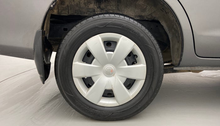 2011 Toyota Innova 2.5 G4 7 STR, Diesel, Manual, 86,818 km, Right Rear Wheel