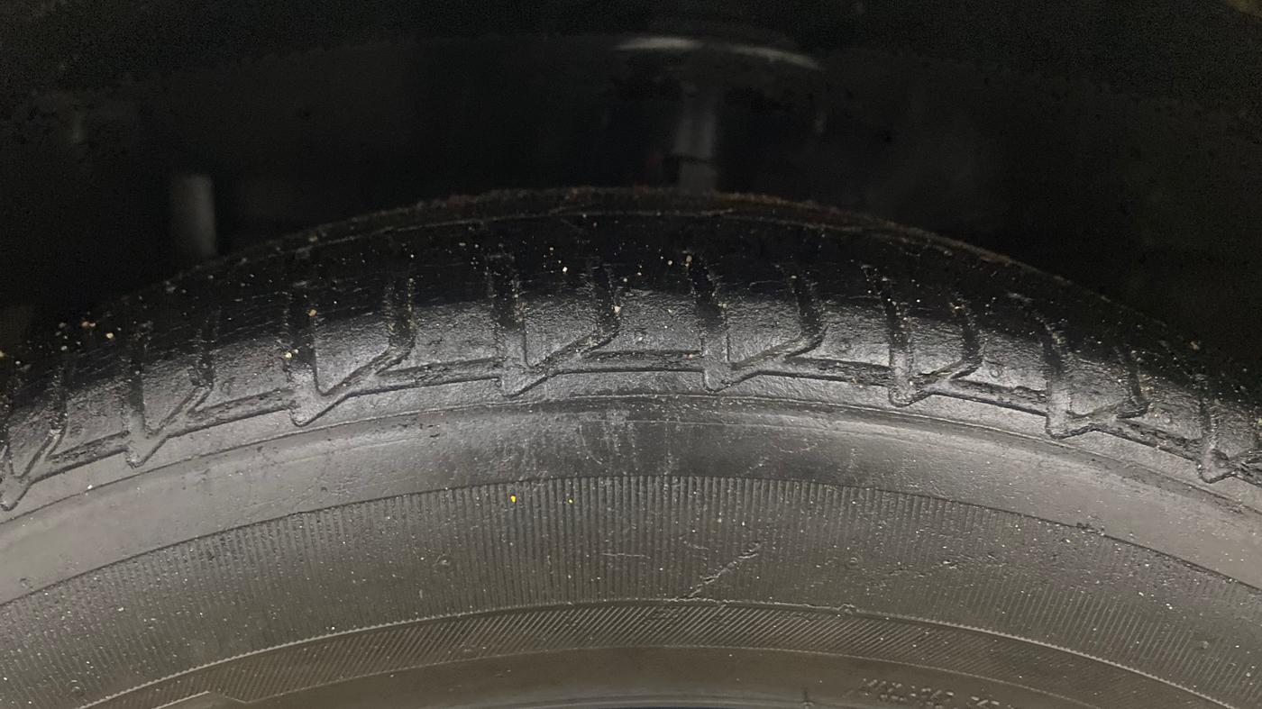 2017 Maruti Ciaz ZDI+ SHVS, Diesel, Manual, 1,04,344 km, Left Front Tyre Tread