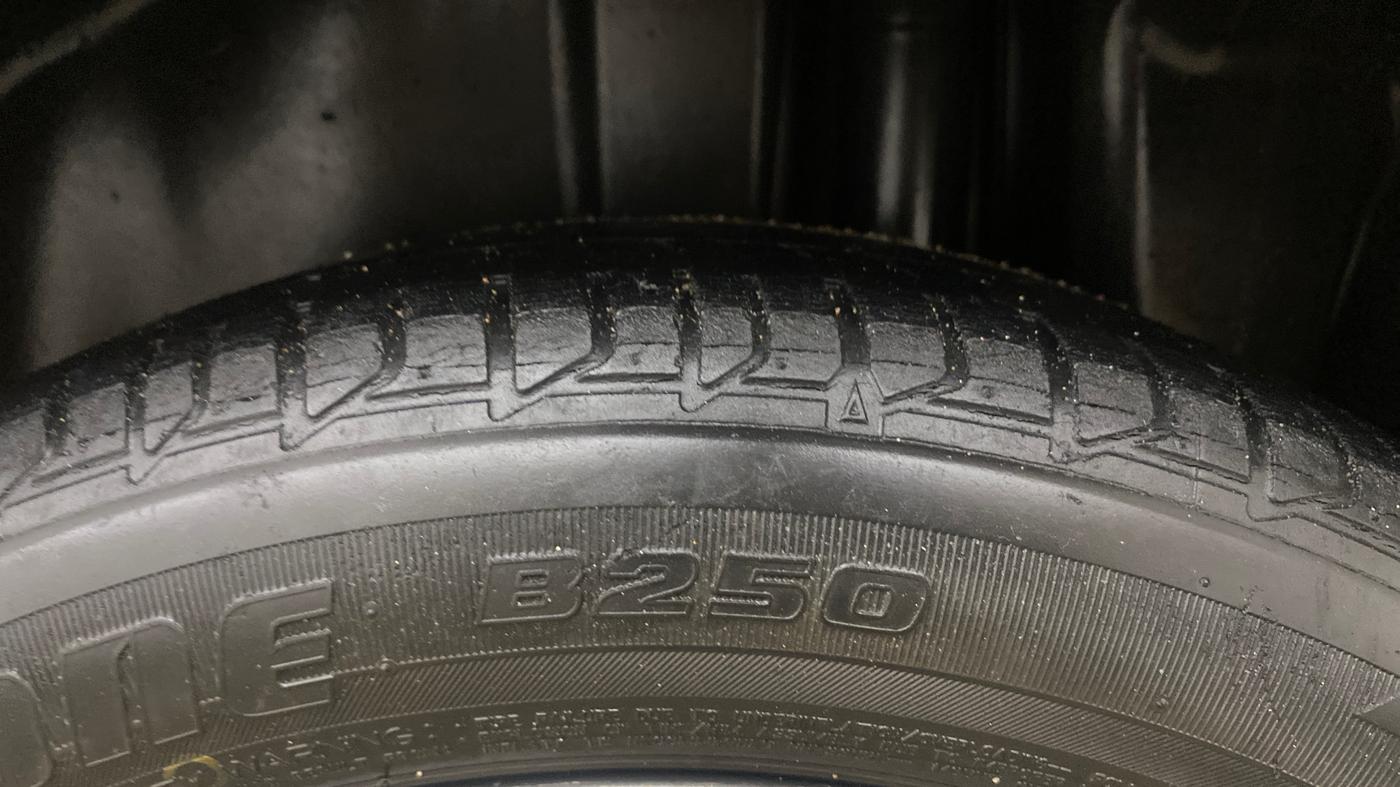 2017 Maruti Ciaz ZDI+ SHVS, Diesel, Manual, 1,04,344 km, Left Rear Tyre Tread