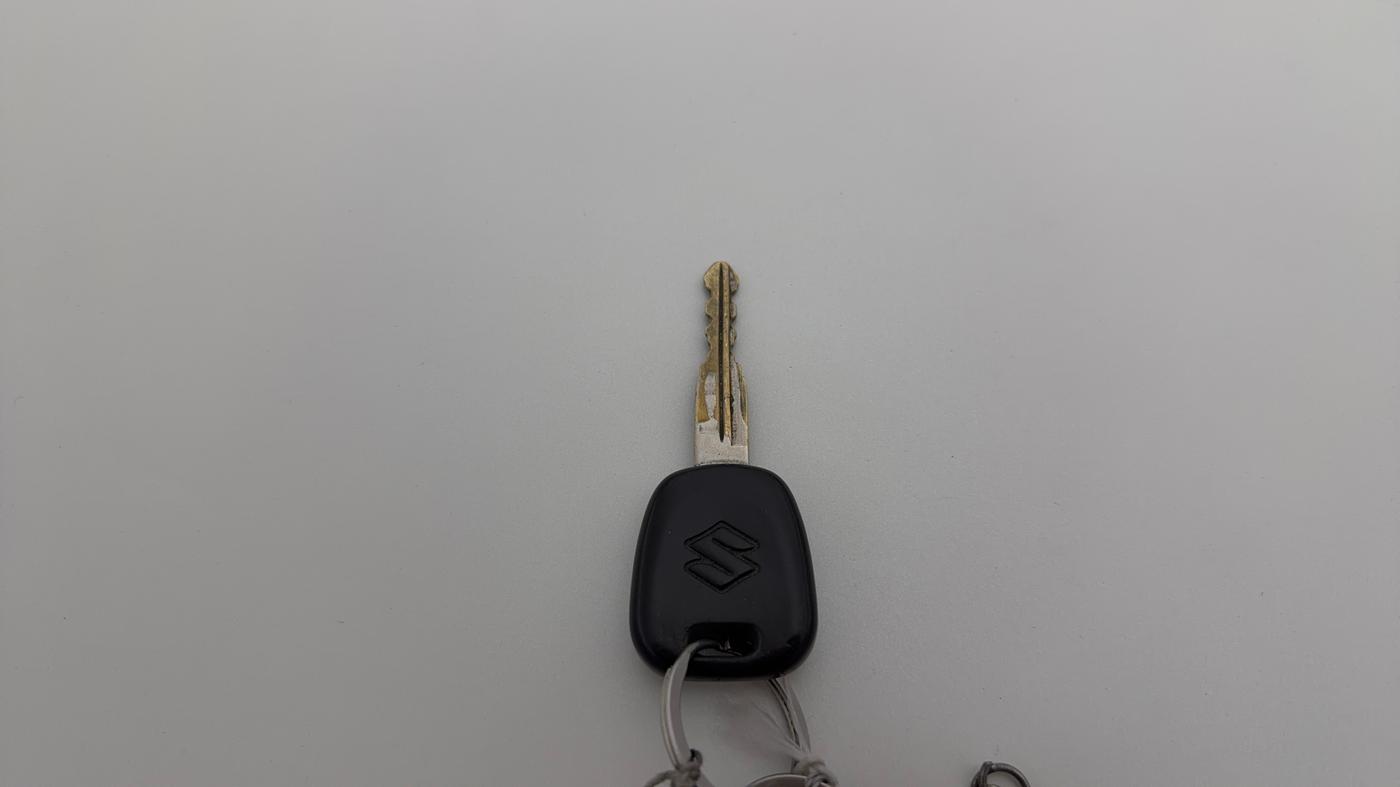 2018 Maruti Swift LXI, CNG, Manual, 88,201 km, Key Close Up