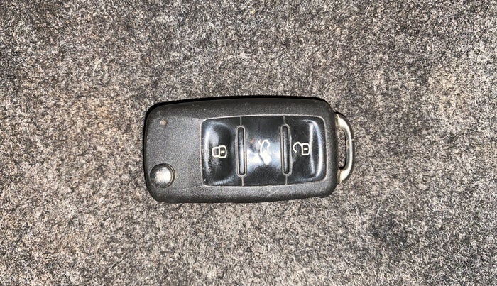 2019 Volkswagen Vento HIGHLINE PLUS 1.5 AT, Diesel, Automatic, 83,459 km, Key Close Up