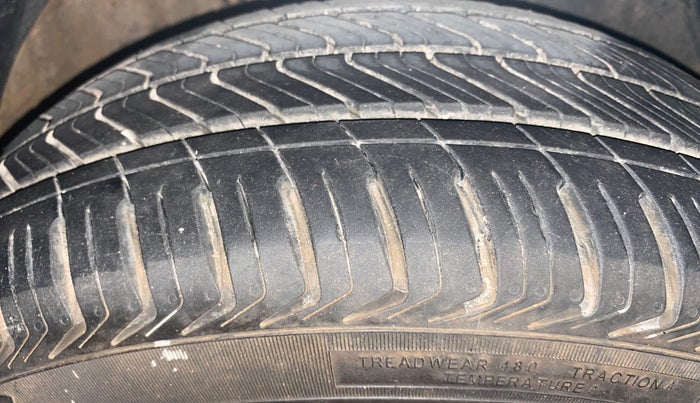 2019 Volkswagen Vento HIGHLINE PLUS 1.5 AT, Diesel, Automatic, 83,459 km, Right Front Tyre Tread