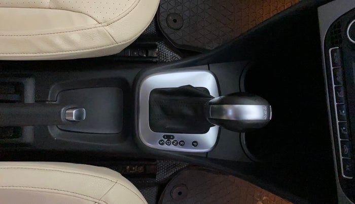 2019 Volkswagen Vento HIGHLINE PLUS 1.5 AT, Diesel, Automatic, 83,459 km, Gear Lever