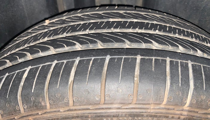 2019 Volkswagen Vento HIGHLINE PLUS 1.5 AT, Diesel, Automatic, 83,459 km, Right Rear Tyre Tread