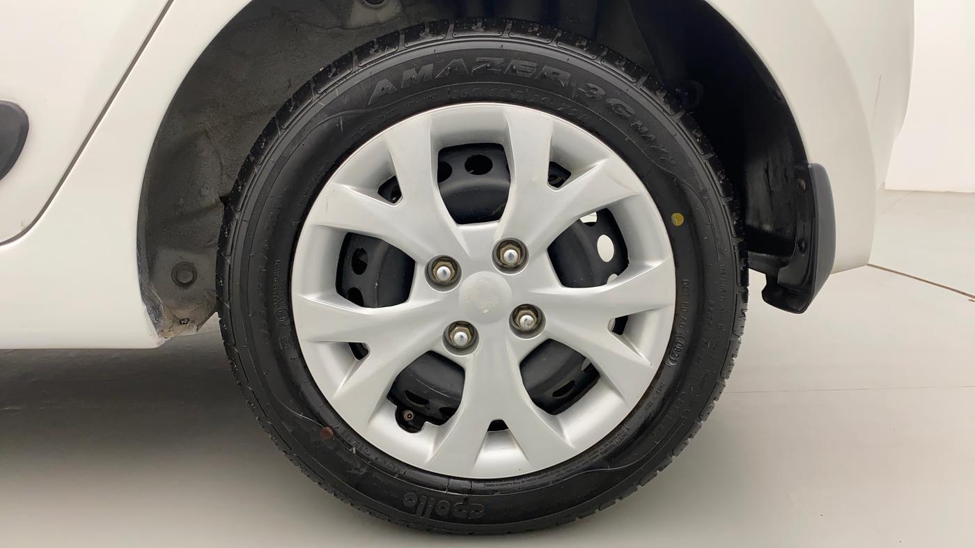 2015 Hyundai Grand i10 SPORTZ 1.2 KAPPA VTVT, Petrol, Manual, 1,45,534 km, Left Rear Wheel