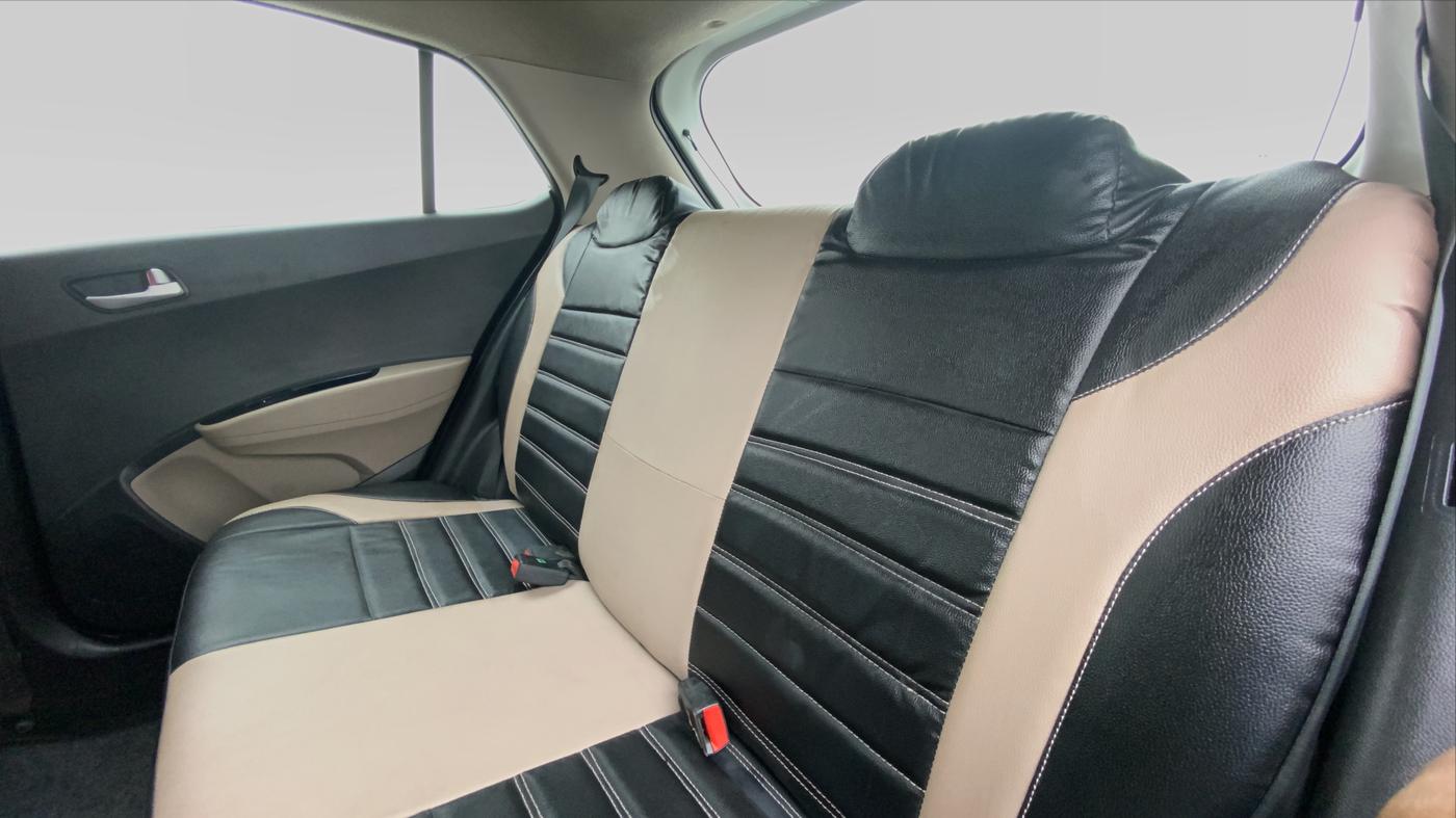 2015 Hyundai Grand i10 SPORTZ 1.2 KAPPA VTVT, Petrol, Manual, 1,45,534 km, Right Side Door Cabin View