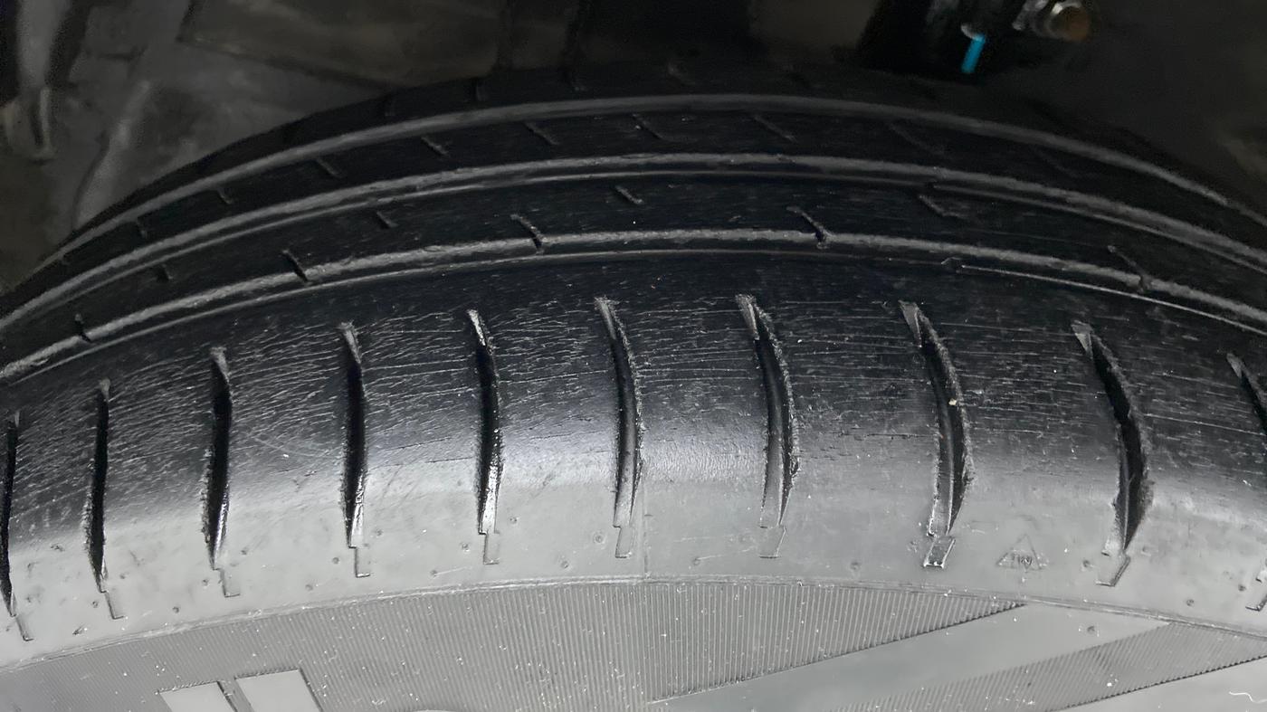 2012 Maruti Swift VDI, Diesel, Manual, Left Front Tyre Tread