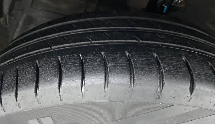2012 Maruti Swift VDI, Diesel, Manual, Left Front Tyre Tread