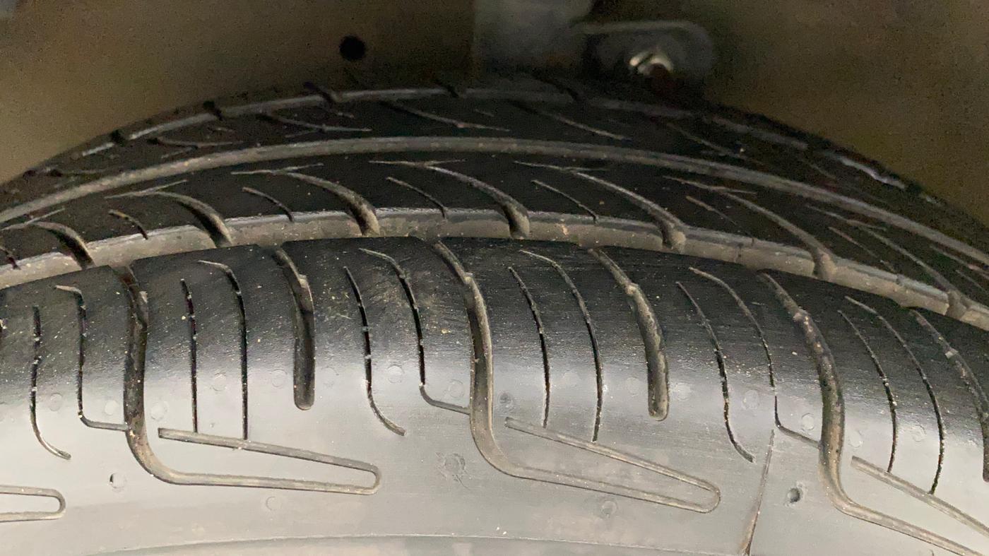 2015 Maruti Celerio VXI, Petrol, Manual, 1,22,188 km, Left Front Tyre Tread