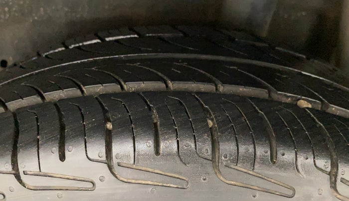 2015 Maruti Celerio VXI, Petrol, Manual, 1,22,188 km, Left Rear Tyre Tread