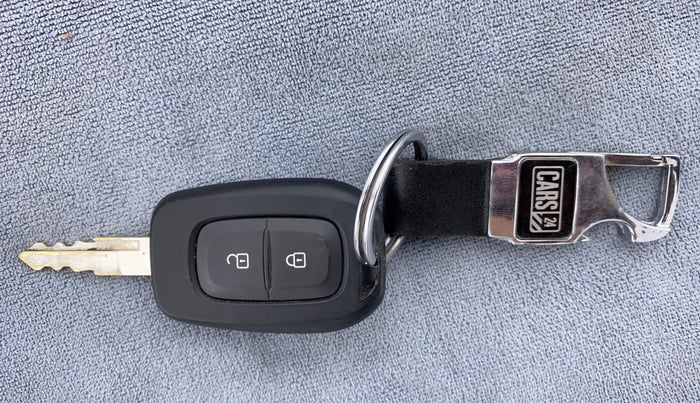 2021 Renault Kwid RXT, Petrol, Manual, 7,037 km, Key Close Up