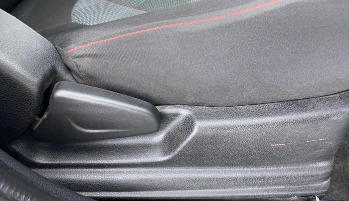 2021 Renault Kwid RXT, Petrol, Manual, 7,037 km, Driver Side Adjustment Panel