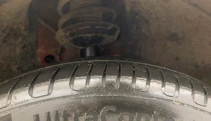 2017 Skoda Octavia STYLE PLUS AT 1.8 TSI, Petrol, Automatic, 1,14,712 km, Right Front Tyre Tread