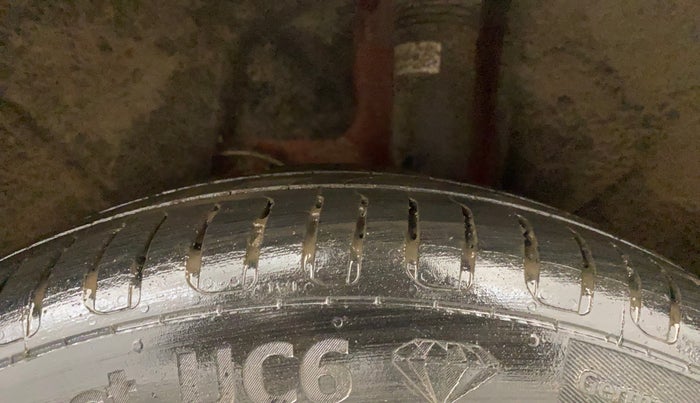 2017 Skoda Octavia STYLE PLUS AT 1.8 TSI, Petrol, Automatic, 1,14,712 km, Left Rear Tyre Tread