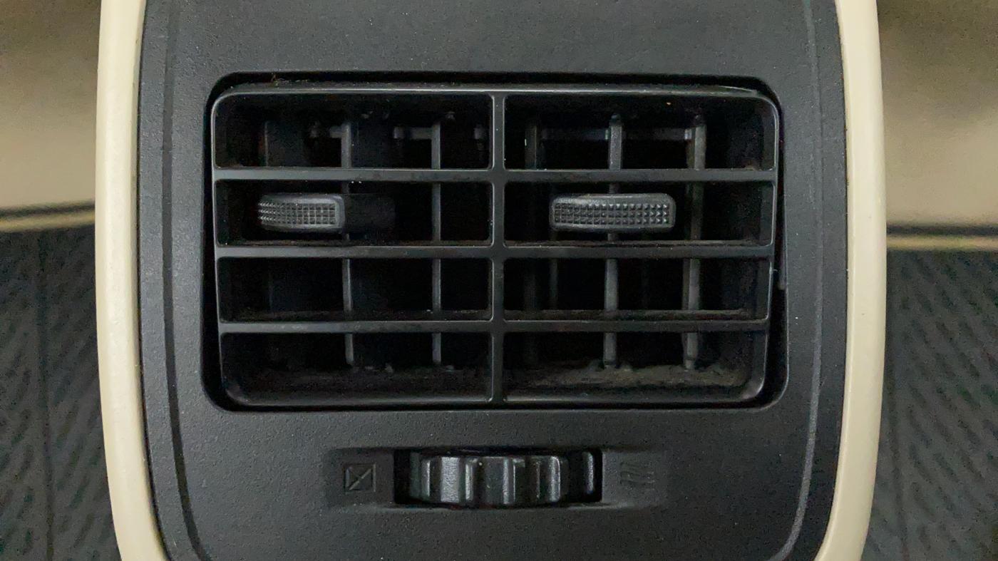 2017 Maruti Dzire VXI, Petrol, Manual, 39,213 km, Rear AC Vents