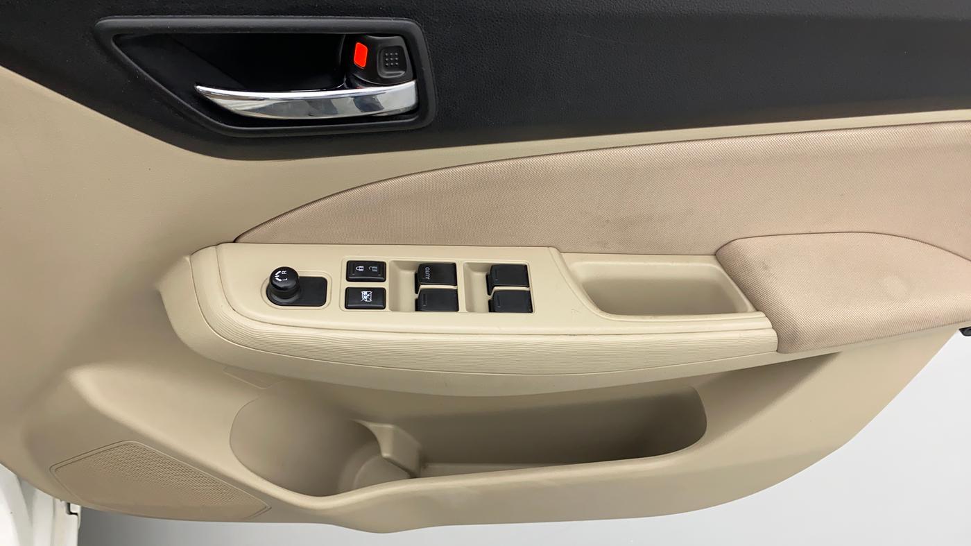 2017 Maruti Dzire VXI, Petrol, Manual, 39,213 km, Driver Side Door Panels Control