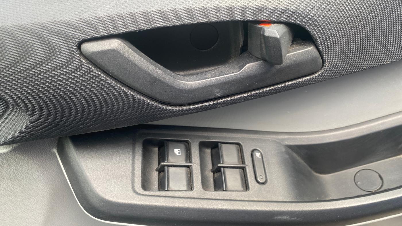2023 Tata Tiago XT PETROL, Petrol, Manual, 34,178 km, Driver Side Door Panels Control