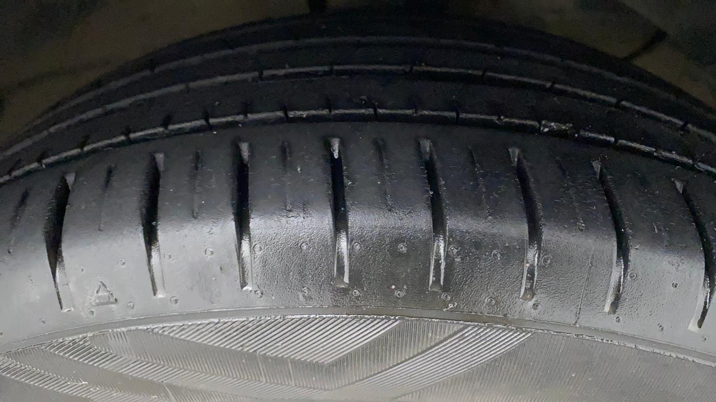 2020 Maruti Baleno ALPHA CVT PETROL 1.2, Petrol, Automatic, 29,218 km, Right Front Tyre Tread