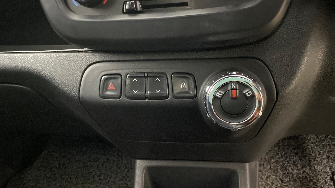 2018 Renault Kwid 1.0 MARVEL CAPTAIN AMERICA EDITION AMT, Petrol, Automatic, 21,712 km, Gear Lever