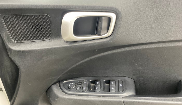 2019 Hyundai VENUE SX PLUS 1.0 TURBO DCT, Petrol, Automatic, 32,201 km, Driver Side Door Panels Control