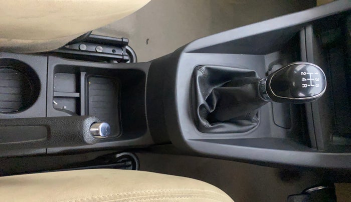 2016 Ford Figo Aspire TITANIUM 1.2 PETROL, Petrol, Manual, 80,896 km, Gear Lever