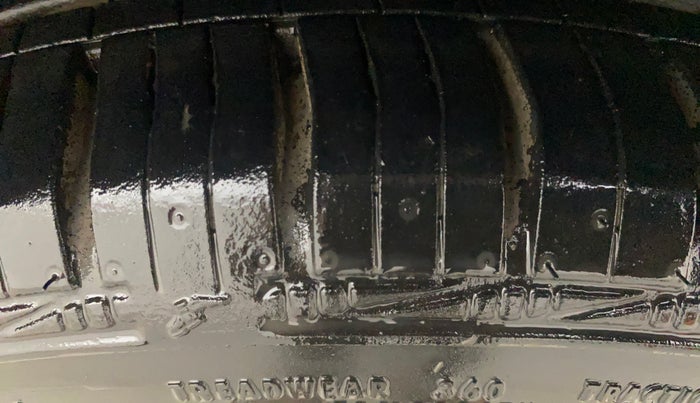 2016 Ford Figo Aspire TITANIUM 1.2 PETROL, Petrol, Manual, 80,896 km, Right Front Tyre Tread