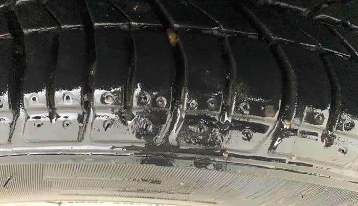 2016 Ford Figo Aspire TITANIUM 1.2 PETROL, Petrol, Manual, 80,896 km, Left Rear Tyre Tread