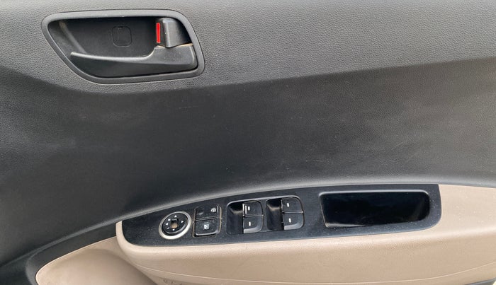 2015 Hyundai Grand i10 MAGNA 1.2 KAPPA VTVT, Petrol, Manual, 63,319 km, Driver Side Door Panels Control