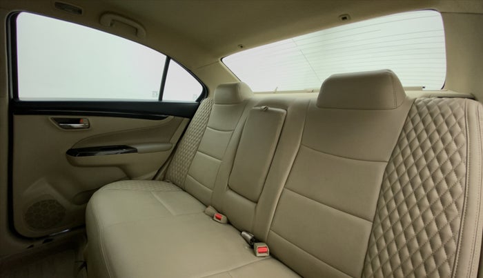 2017 Maruti Ciaz ZETA 1.4 VVT, Petrol, Manual, 69,569 km, Right Side Rear Door Cabin