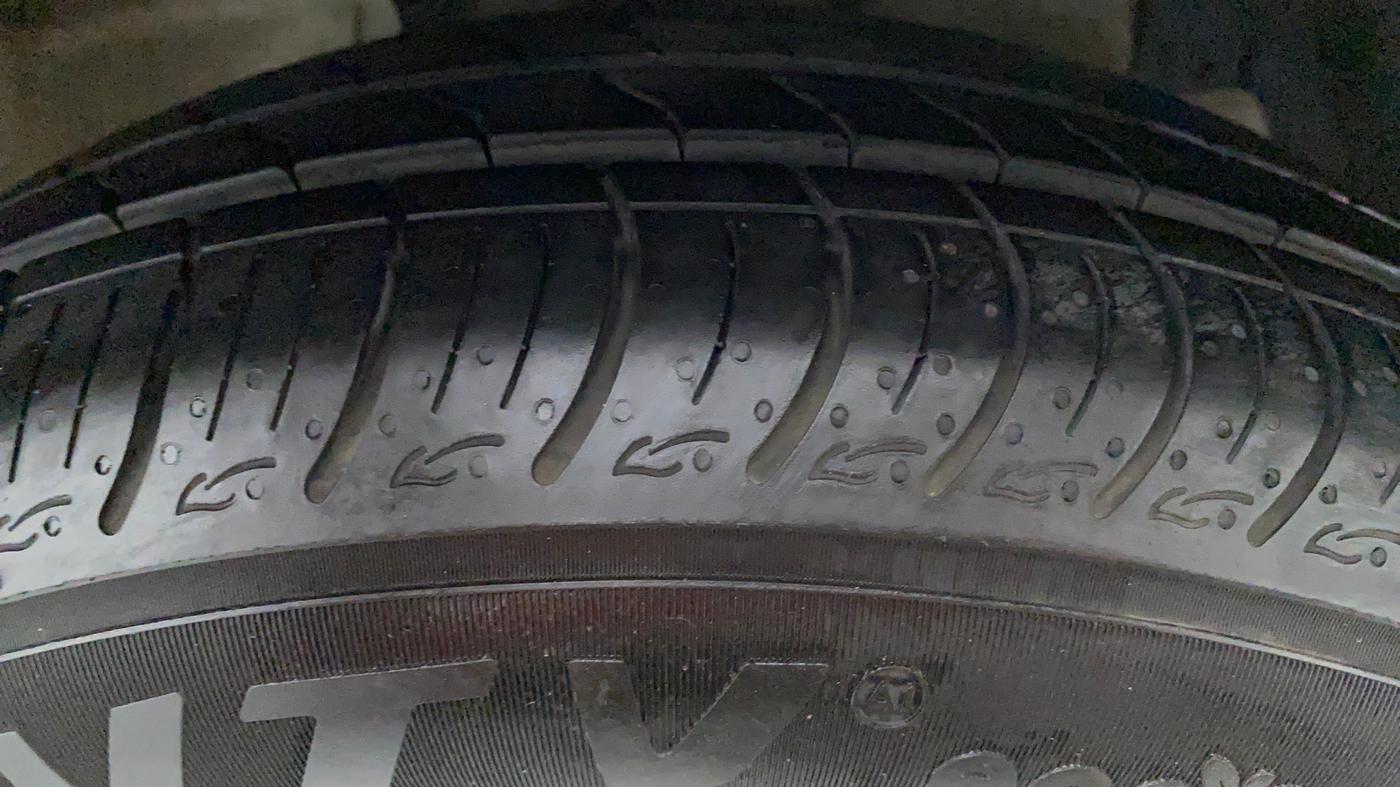 2017 Maruti Ciaz ZETA 1.4 VVT, Petrol, Manual, 69,569 km, Right Front Tyre Tread