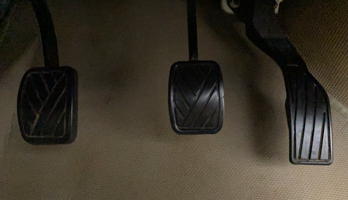 2017 Maruti Ciaz ZETA 1.4 VVT, Petrol, Manual, 69,569 km, Pedals