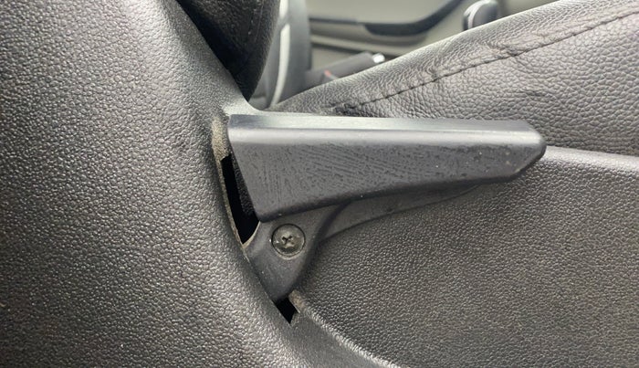 2017 Tata Tiago XM PETROL, Petrol, Manual, 1,04,640 km, Driver Side Adjustment Panel