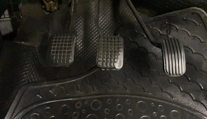 2017 Tata Tiago XM PETROL, Petrol, Manual, 1,04,640 km, Pedals